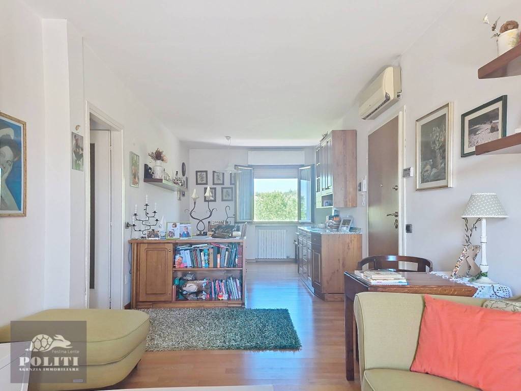 appartamento in vendita ad Empoli in zona Serravalle