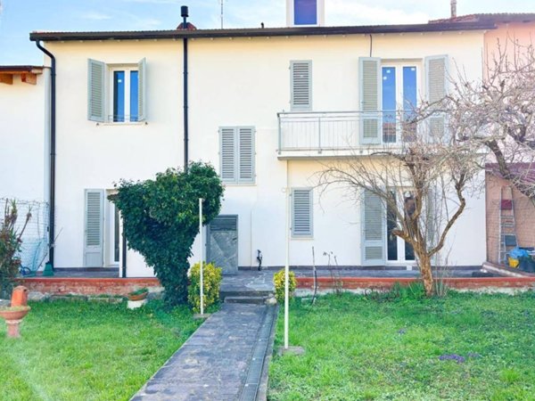 casa indipendente in vendita ad Empoli in zona Ponzano