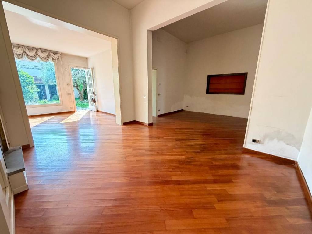 casa indipendente in vendita ad Empoli in zona Centro Storico