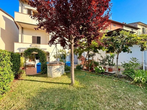 casa indipendente in vendita ad Empoli in zona Fontanella