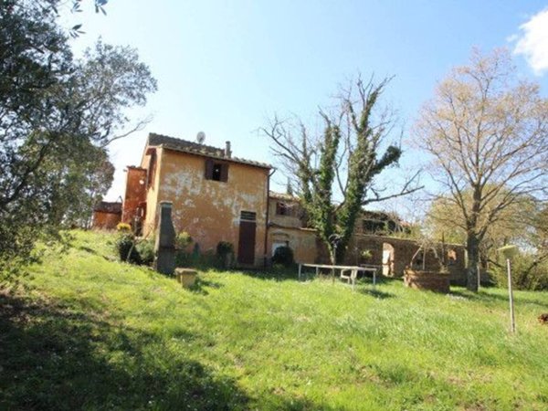 casa indipendente in vendita ad Empoli in zona Pozzale