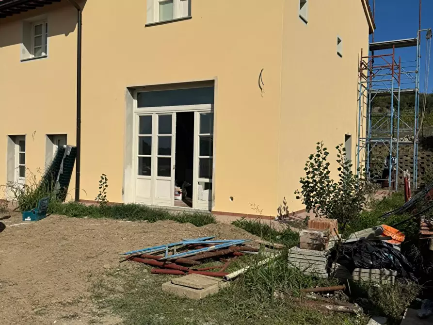casa indipendente in vendita ad Empoli in zona Villanuova