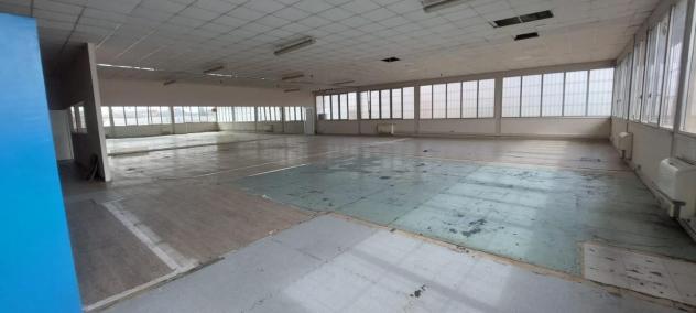 capannone in vendita ad Empoli in zona Carraia