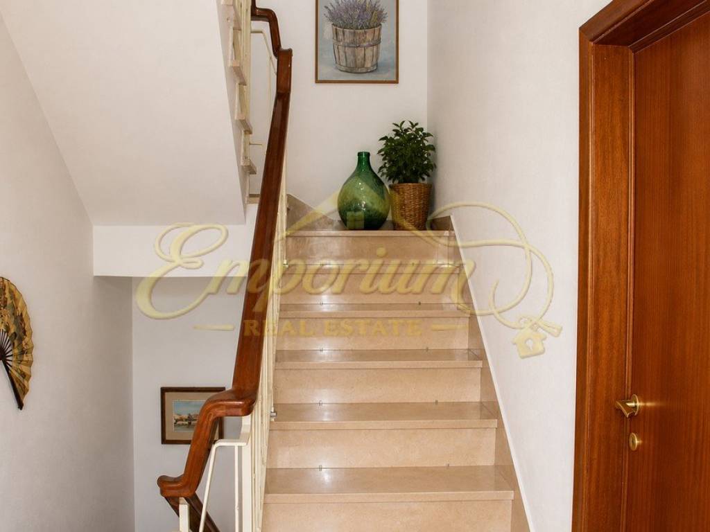 casa indipendente in vendita ad Empoli in zona Serravalle