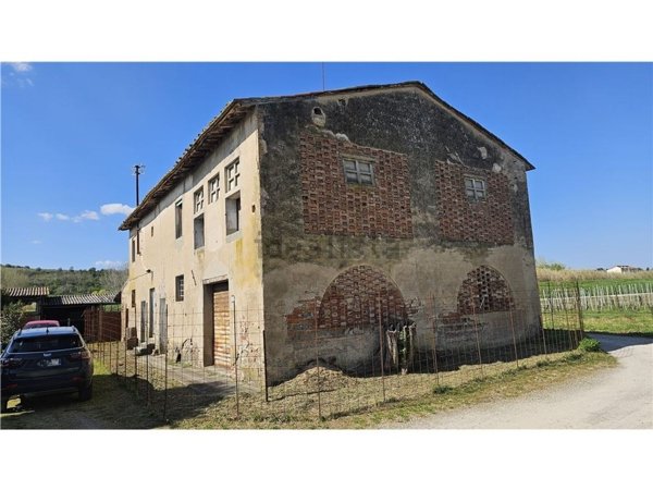 rudere in vendita ad Empoli in zona Brusciana