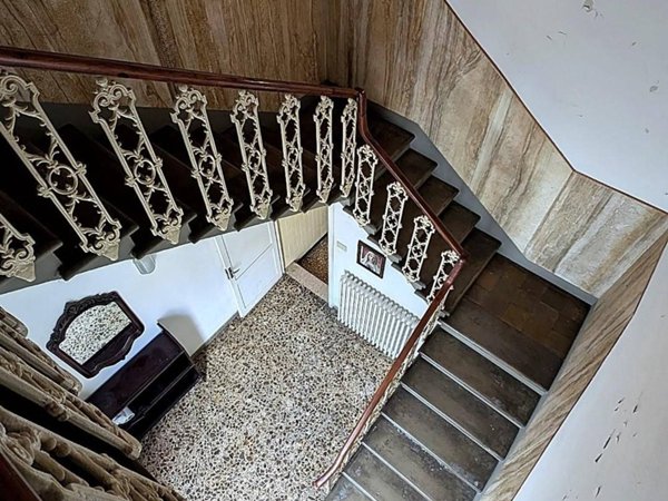 casa indipendente in vendita ad Empoli in zona Centro Storico