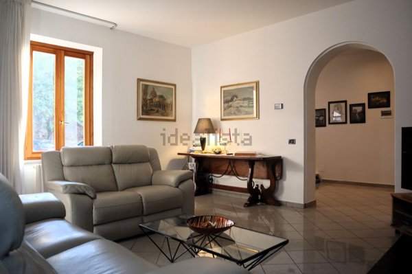 casa indipendente in vendita ad Empoli in zona Carraia