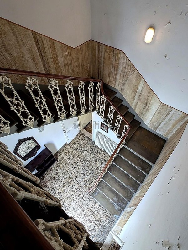 casa indipendente in vendita ad Empoli in zona Centro Storico
