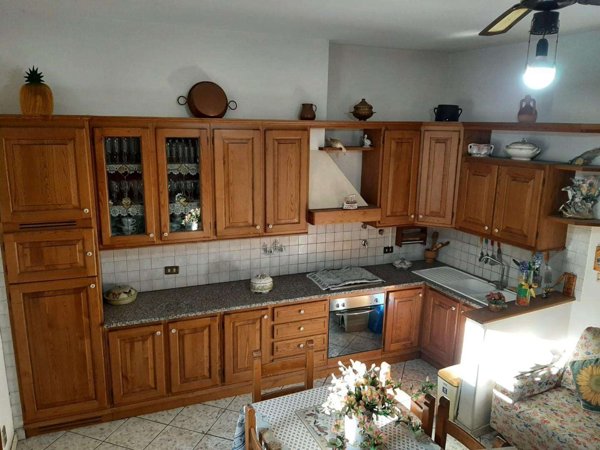intera palazzina in vendita ad Empoli in zona Avane