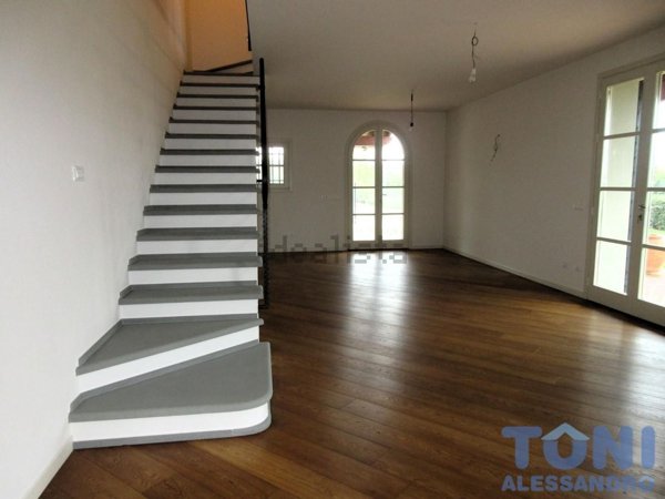 casa indipendente in vendita ad Empoli in zona Corniola