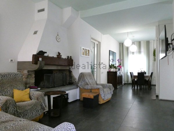 casa indipendente in vendita ad Empoli in zona Centro Storico
