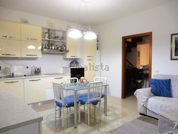 casa indipendente in vendita ad Empoli in zona Avane