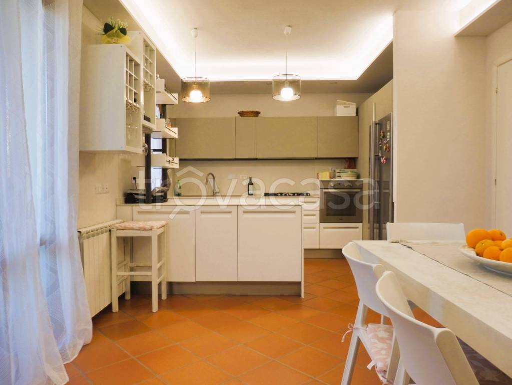 casa indipendente in vendita ad Empoli in zona Serravalle