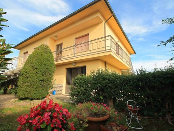 casa indipendente in vendita ad Empoli in zona Monterappoli