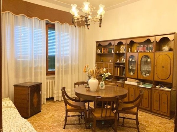 casa indipendente in vendita ad Empoli in zona Centro Storico