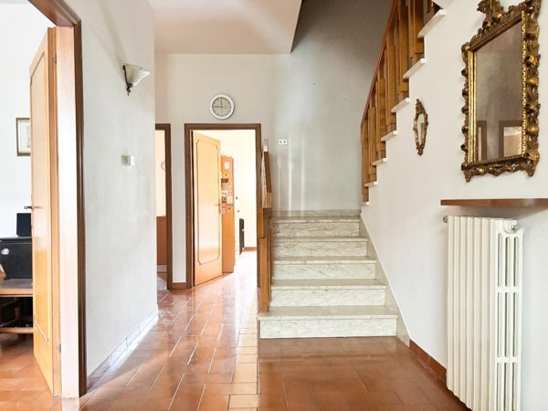 casa indipendente in vendita ad Empoli in zona Serravalle
