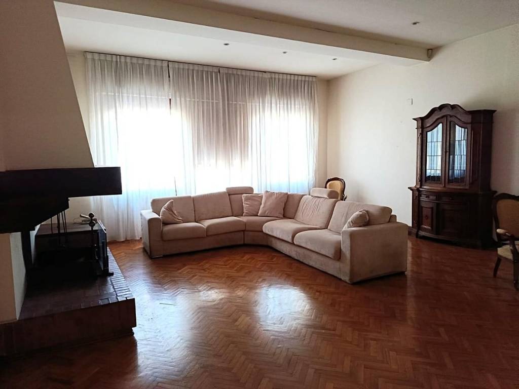 casa indipendente in vendita ad Empoli in zona Centro Storico