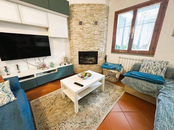 casa indipendente in vendita ad Empoli in zona Serravalle