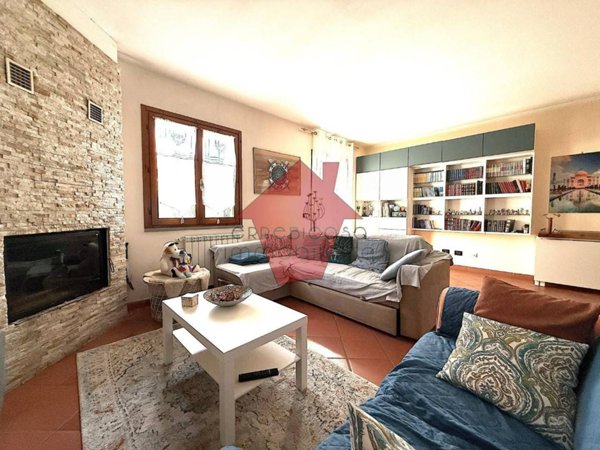 casa indipendente in vendita ad Empoli in zona Serravalle