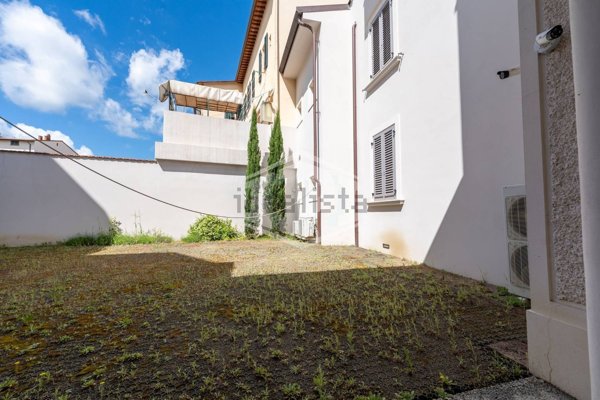 casa indipendente in vendita ad Empoli in zona Centro Storico