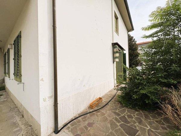 casa indipendente in vendita ad Empoli in zona Centro Storico