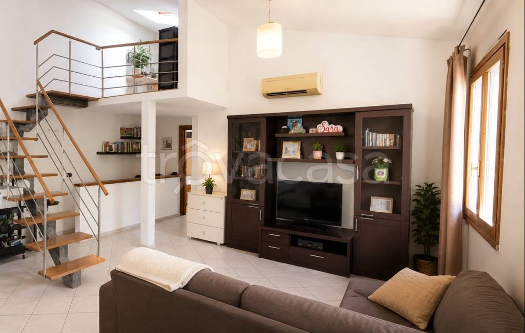 casa indipendente in vendita ad Empoli in zona Ponzano