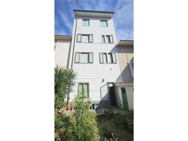 casa indipendente in vendita ad Empoli in zona Pontorme