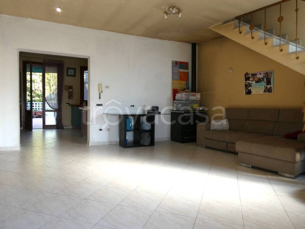 casa indipendente in vendita ad Empoli in zona Brusciana