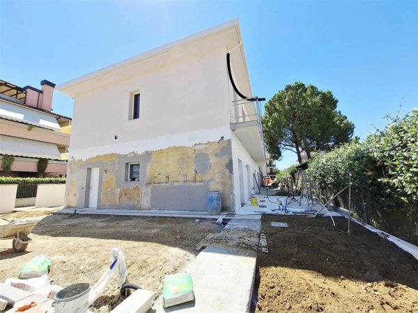 casa indipendente in vendita ad Empoli in zona Avane