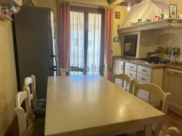 appartamento in vendita ad Empoli in zona Avane