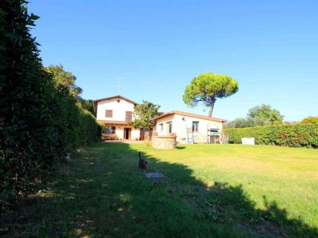 casa indipendente in vendita ad Empoli in zona Pagnana
