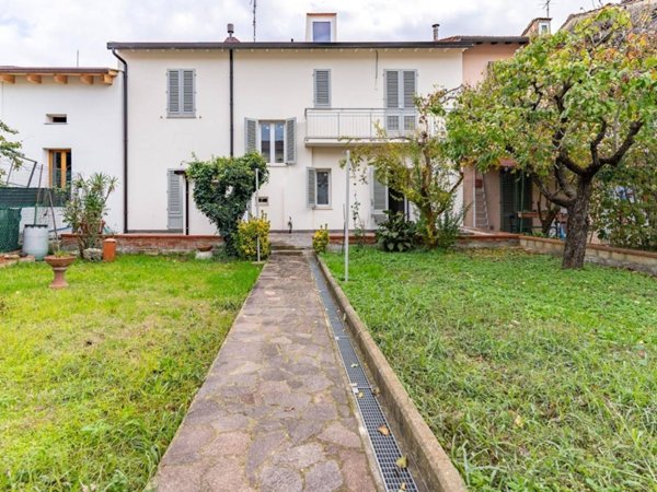 casa indipendente in vendita ad Empoli in zona Ponzano