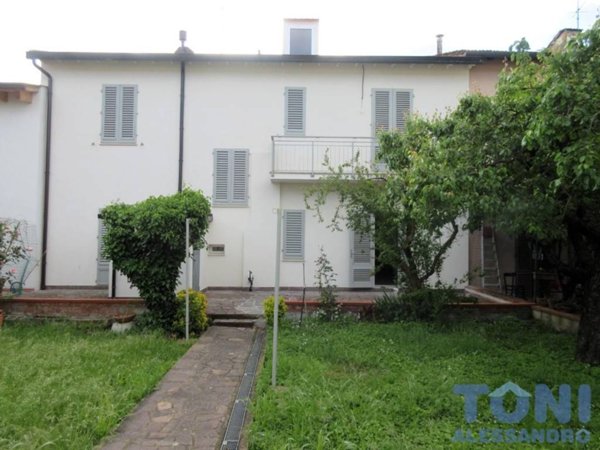 casa indipendente in vendita ad Empoli in zona Ponzano