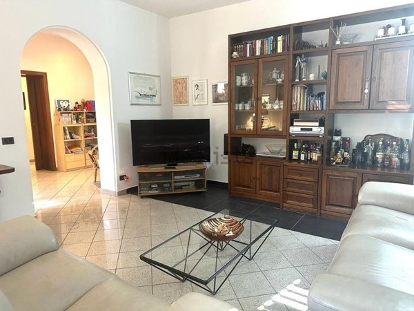 casa indipendente in vendita ad Empoli in zona Carraia