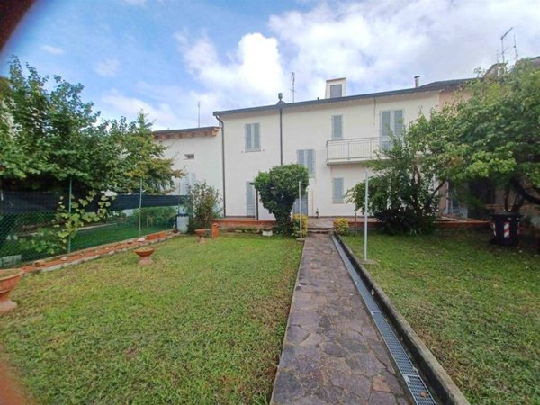 casa indipendente in vendita ad Empoli in zona Ponzano