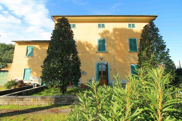 casa indipendente in vendita ad Empoli in zona Centro Storico