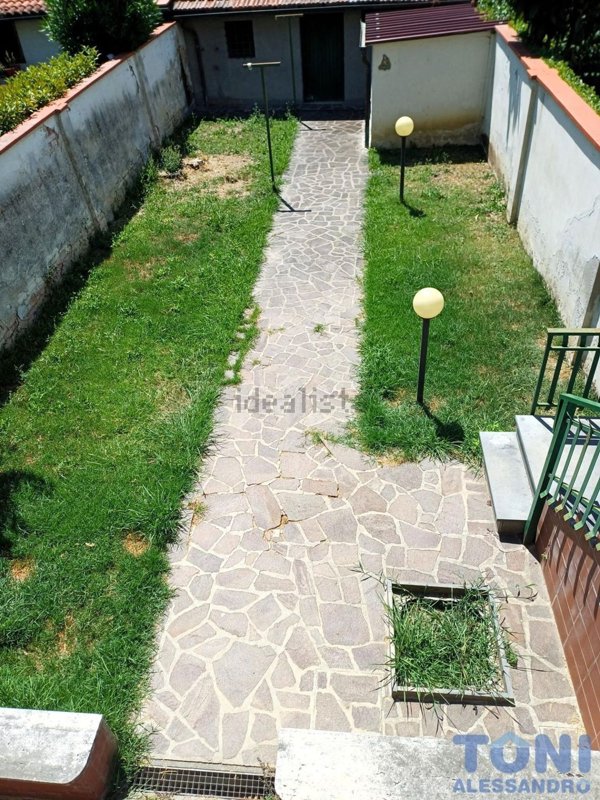 casa indipendente in vendita ad Empoli in zona Pontorme