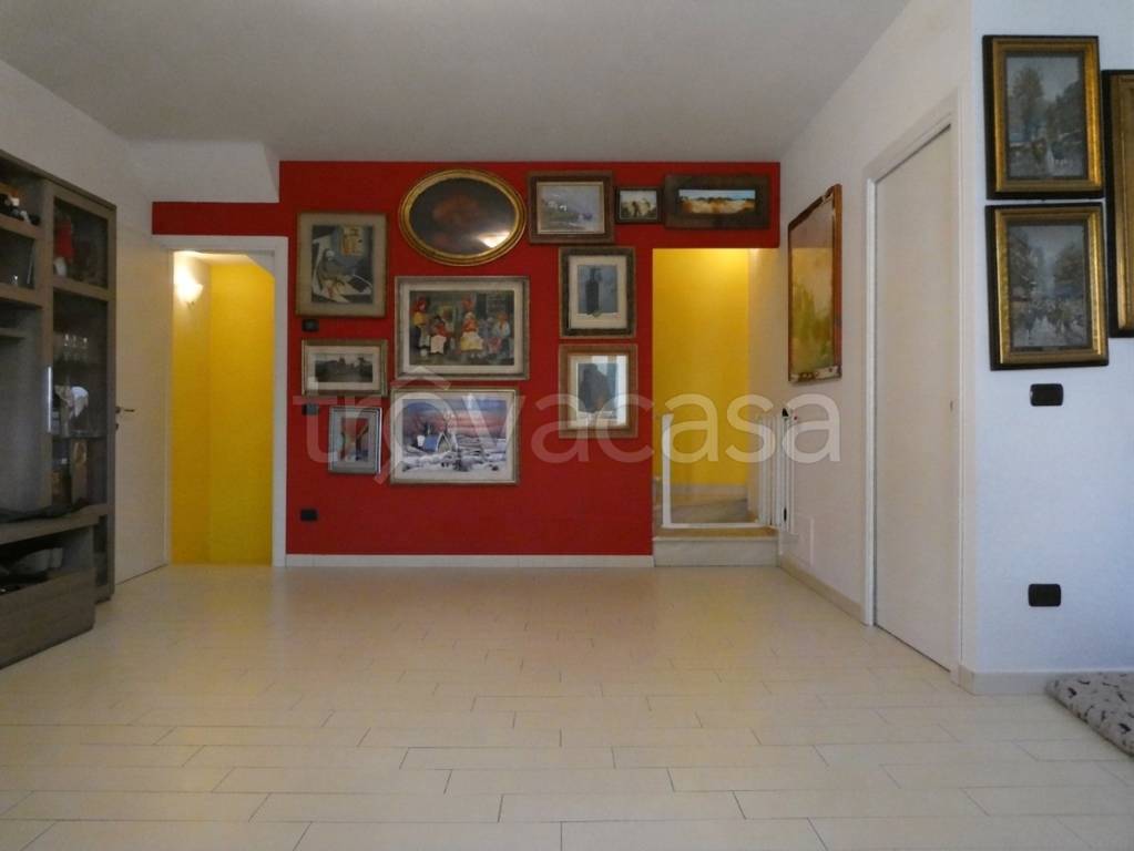 casa indipendente in vendita ad Empoli in zona Serravalle