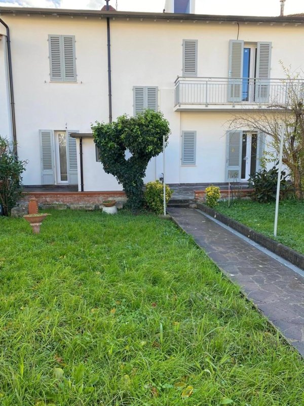 casa indipendente in vendita ad Empoli in zona Ponzano