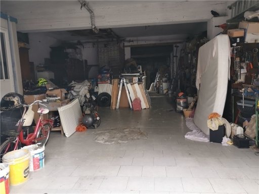 locale di sgombero in vendita ad Empoli in zona Avane