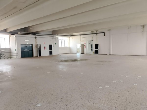 locale commerciale in vendita ad Empoli