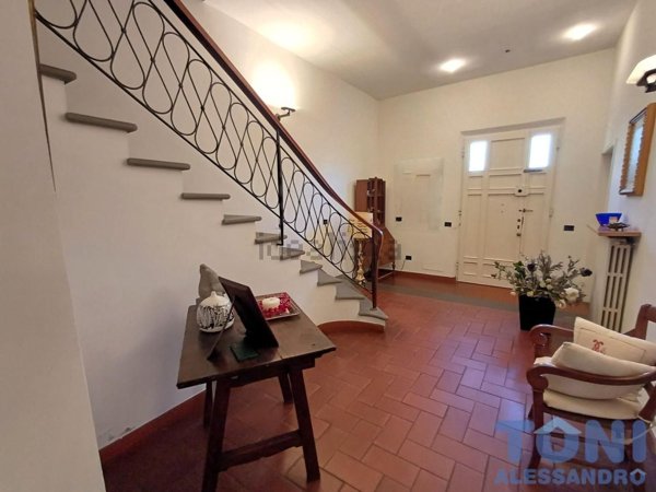 casa indipendente in vendita ad Empoli in zona Avane