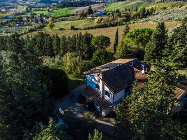 casa indipendente in vendita ad Empoli in zona Pozzale