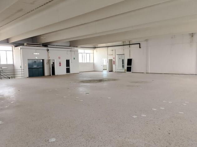 locale commerciale in vendita ad Empoli