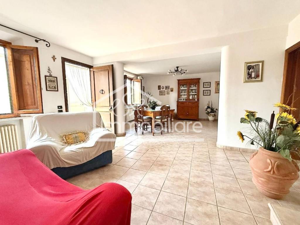 casa indipendente in vendita ad Empoli in zona Corniola