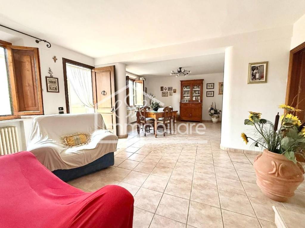 casa indipendente in vendita ad Empoli in zona Corniola