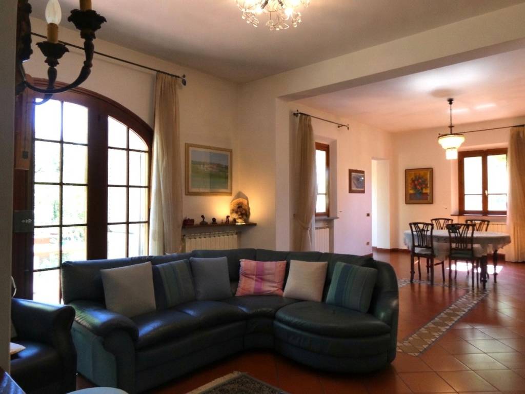 casa indipendente in vendita ad Empoli in zona Carraia