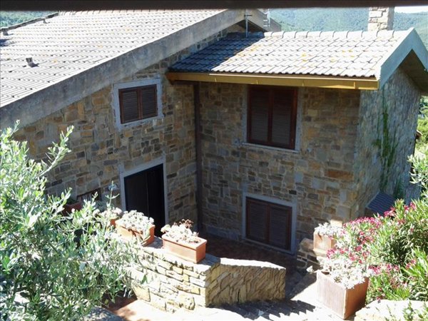 casa indipendente in vendita ad Empoli in zona Villanuova