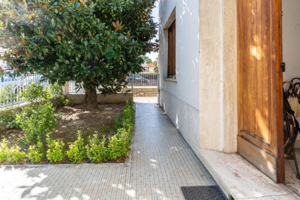 casa indipendente in vendita ad Empoli in zona Centro Storico