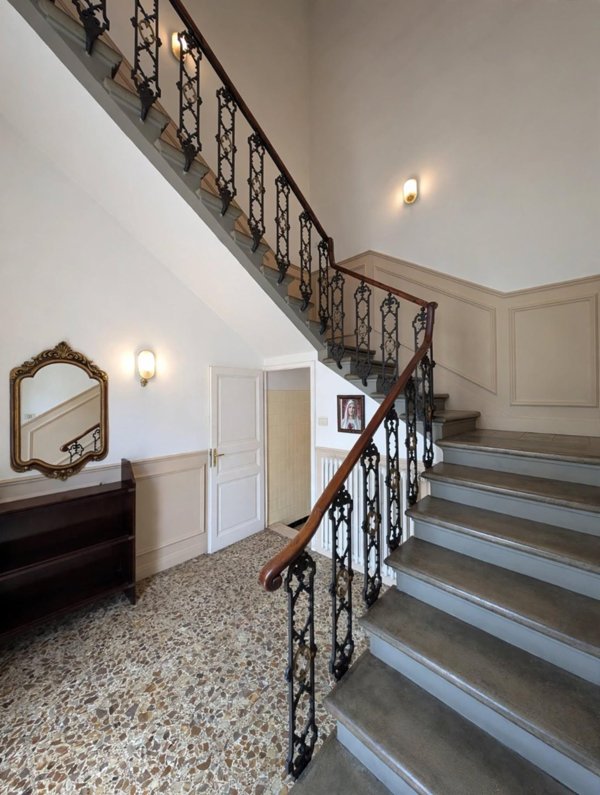 casa indipendente in vendita ad Empoli in zona Centro Storico